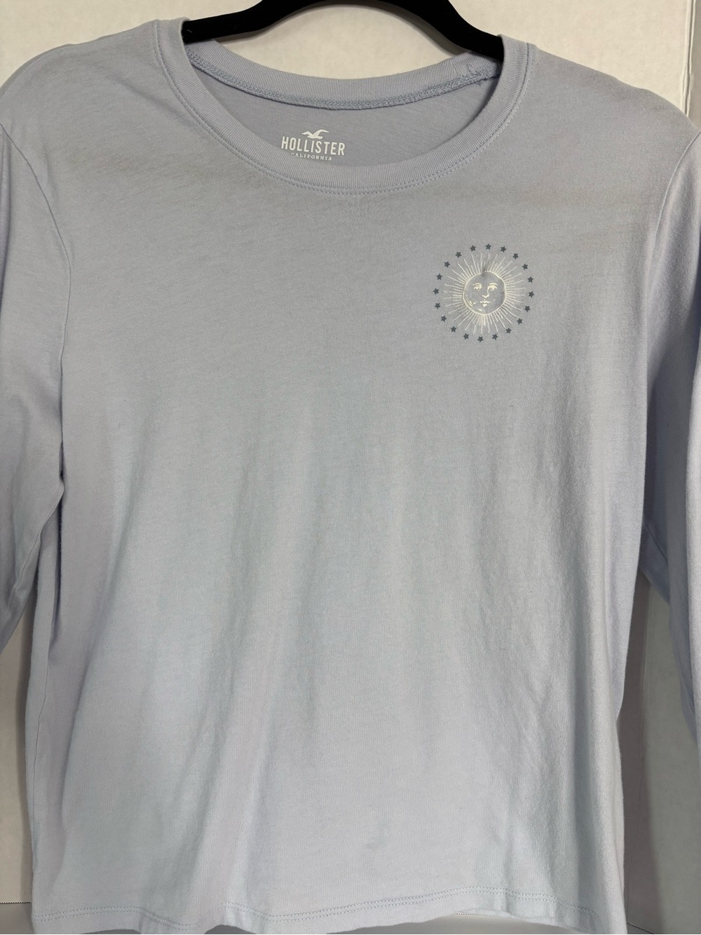 Hollister Women’s Pale Blue Long-Sleeve Graphic Tee